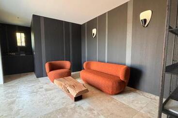 تختخواب و صبحانه La Suite Gordes