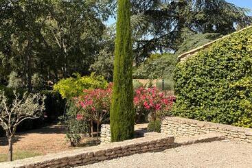 تختخواب و صبحانه La Suite Gordes