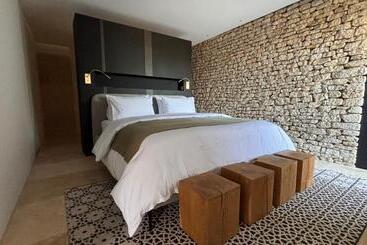 تختخواب و صبحانه La Suite Gordes