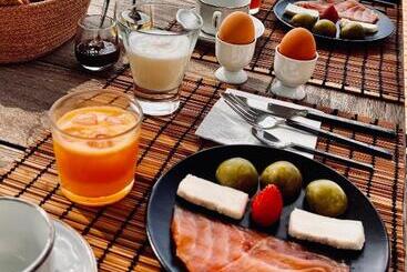 تختخواب و صبحانه La Suite Gordes