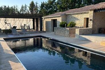 تختخواب و صبحانه La Suite Gordes