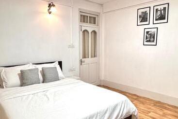 تختخواب و صبحانه Lanas Homestay
