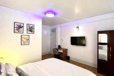 تختخواب و صبحانه Lanas Homestay