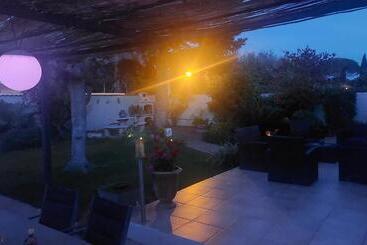 تختخواب و صبحانه Les Plaisirs De Camargues
