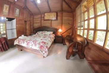 هتل Hosteria Rio Verde