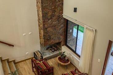 هتل Oro Andino Lodge