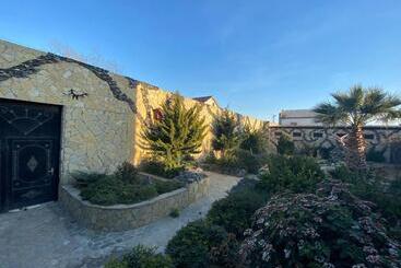 پانسیون Baku Eagle House