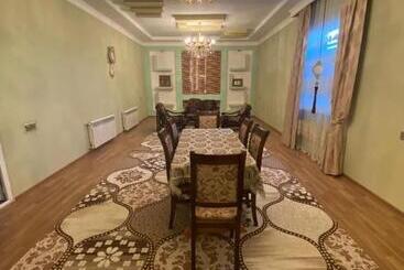 پانسیون Baku Eagle House