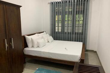 پانسیون Chern Matara Guest House