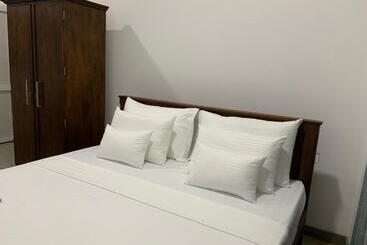 פנסיון Chern Matara Guest House