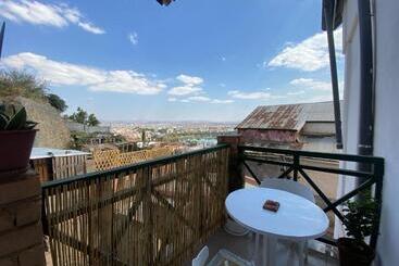 پانسیون M Serenity Guest House