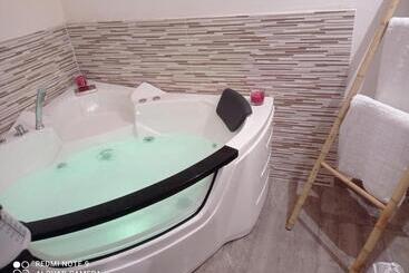 پانسیون Suite Maison Rouge