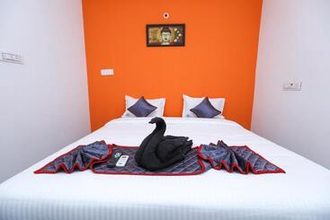 استراحتگاه La Piscine Farm House