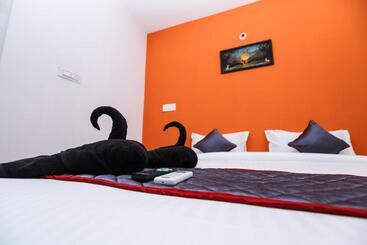 استراحتگاه La Piscine Farm House