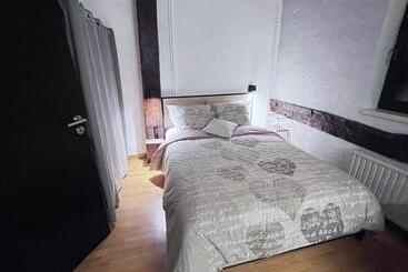 تختخواب و صبحانه Chez Béné