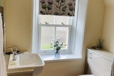 Burnbank Bed And Breakfast