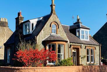 Burnbank Bed And Breakfast