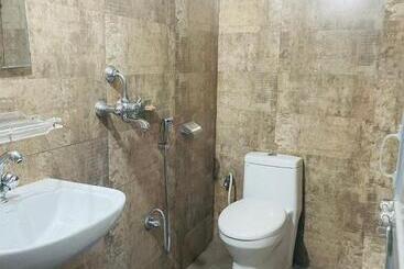 هتل Deurali Guest House