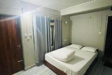 هتل Deurali Guest House