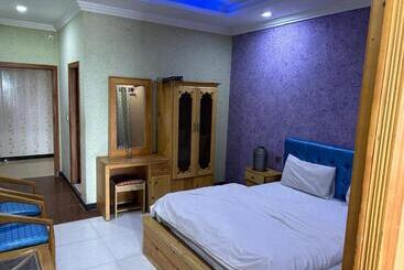 هتل Glorious Continental