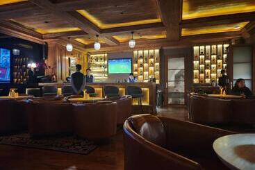 هتل Camp John Hay Lodge 200