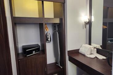 هتل Camp John Hay Lodge 200