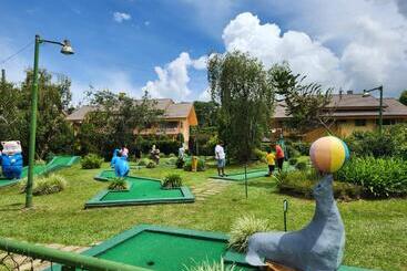 هتل Camp John Hay Lodge 200