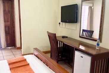 هتل Ilala Crest Lodge
