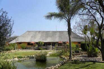هتل Khorab Safari Lodge