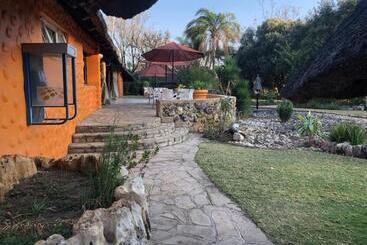 هتل Khorab Safari Lodge