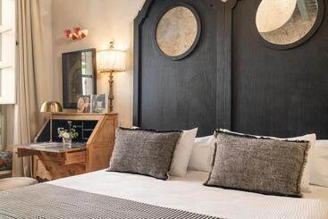 پانسیون Art Suites By Casa Del Santo