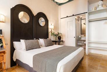 پانسیون Art Suites By Casa Del Santo