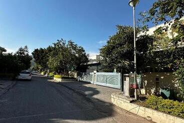 پانسیون De Shalimar Guest House