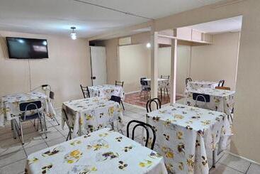 پانسیون Ganbaru Holeteria Hostal Lenguado