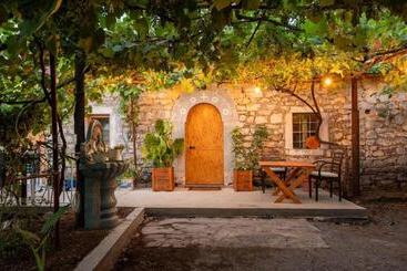 پانسیون Guest House Castle