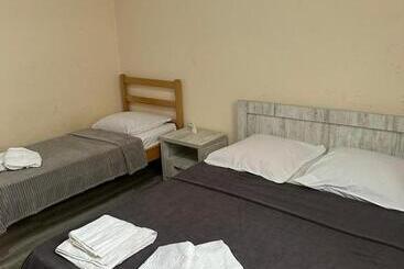 پانسیون Guest House Mukha