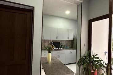 پانسیون Guest House Mukha