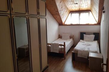 پانسیون Guesthouse   Roof