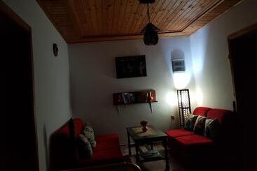 پانسیون Guesthouse   Roof