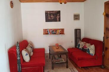 پانسیون Guesthouse   Roof