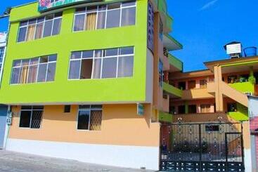 پانسیون Hostal Los Anturios