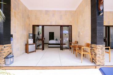 پانسیون Villa Kamaria