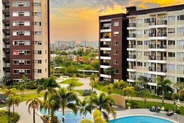 تختخواب و صبحانه Avida Towers Atria