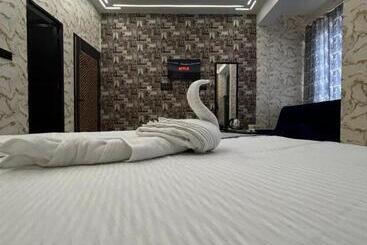 هتل Faarmsi Inn