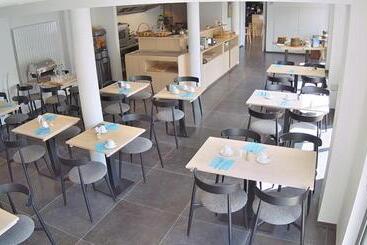 هتل Maison De Vacances Bouillon 36 Personnes