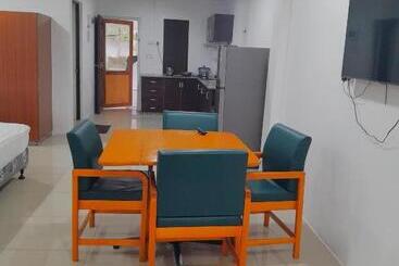 هتل White Diamond Apartments