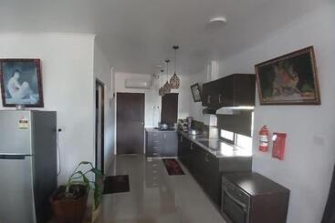 هتل White Diamond Apartments