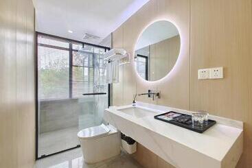 Jinyang Xinyi Hotel Tianfu International Airport
