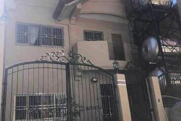 پانسیون Ardenia S Transient House