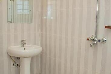 پانسیون Legacy Homes